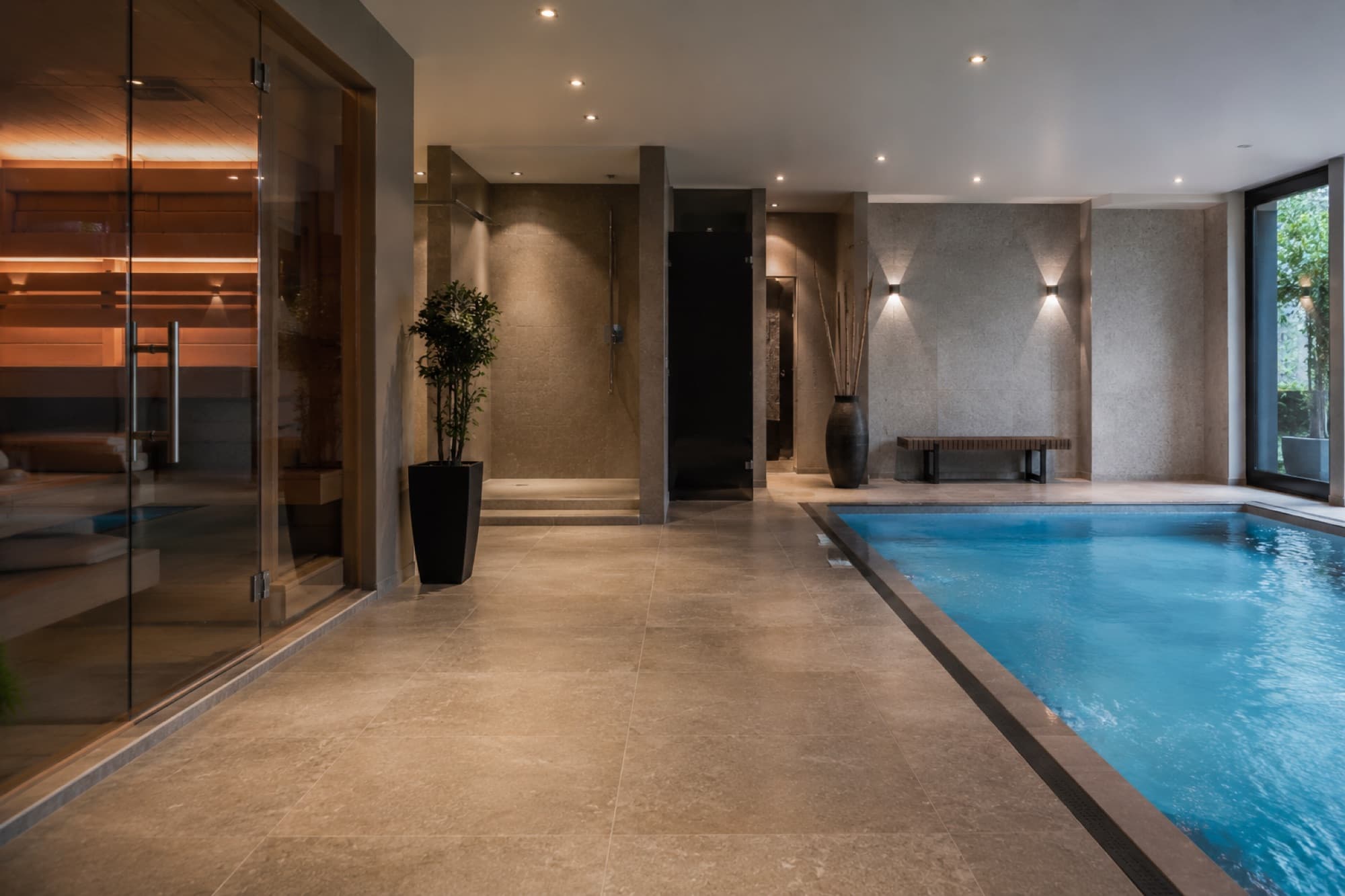 Wellness und Schwimmbad: Anspruchsvolle Flächen für Sauna und Pool